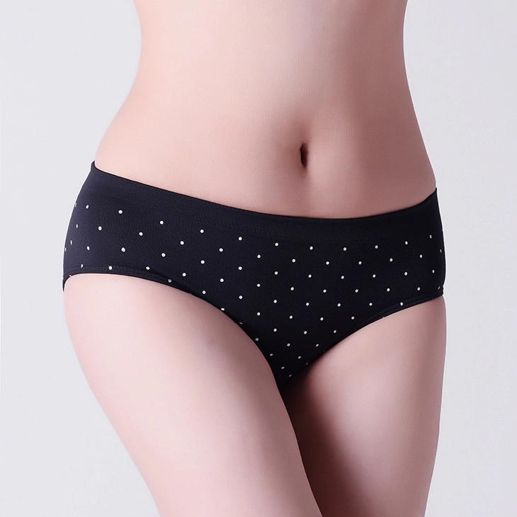 Lady black brief, lace design, soft weave. XLS036 woman seamless underwear